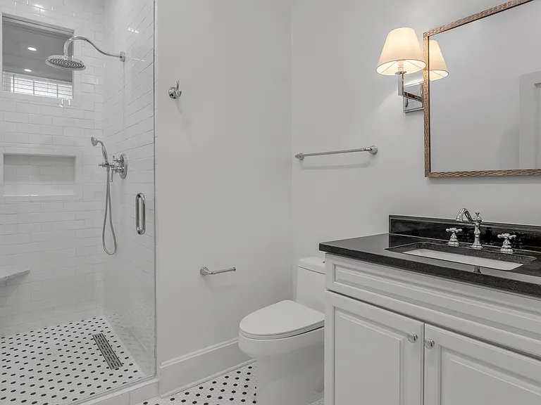 1211 Richmond Rd — Photo 5
