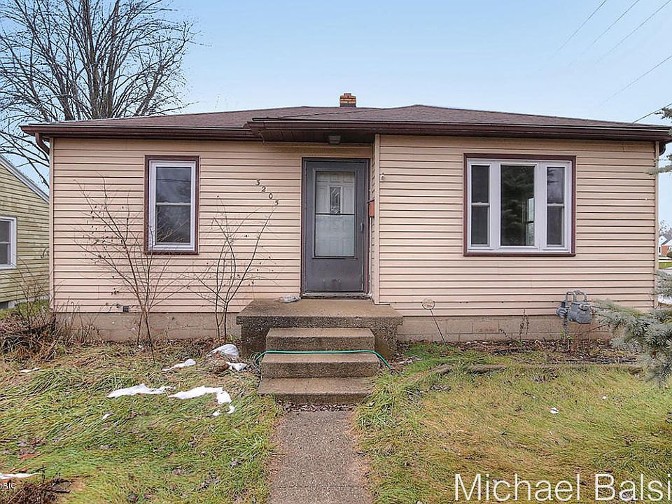 1st image of 3205 Buchanan Ave SW