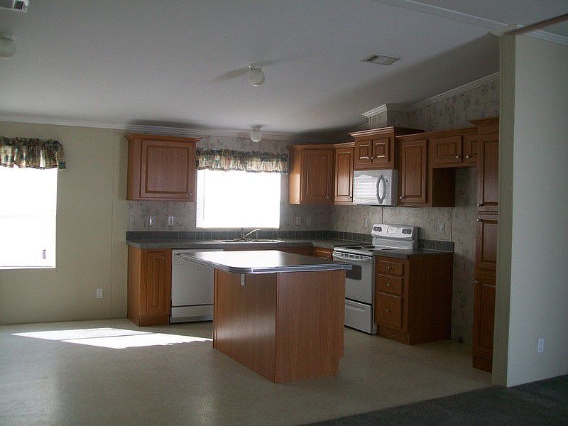 2nd image of 3888 Covington Dr