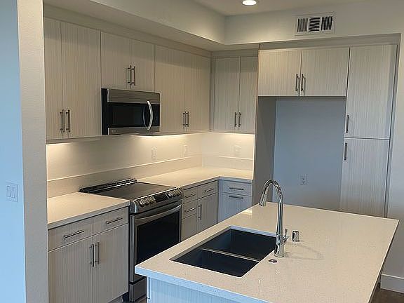 3rd image of 9887 Macarthur Blvd Unit H