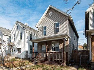 2658 Jackson St, Dubuque, IA 52001