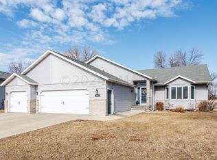 4045 Rivershore Dr S, Moorhead, MN 56560