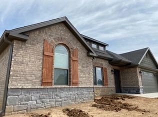 516 Parkside Cv, Springdale, AR 72764