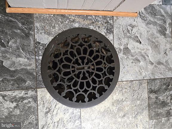 5th image of 14801 Mount Savage Rd NW