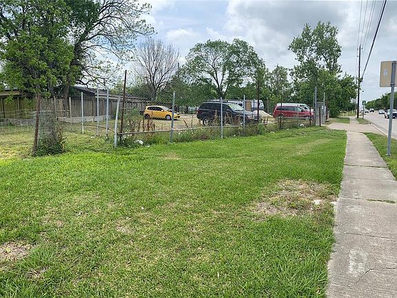 3rd image of 11206 Eastex Fwy