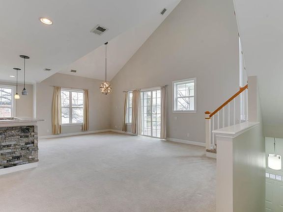 5th image of 7231 Newport Ave APT 204
