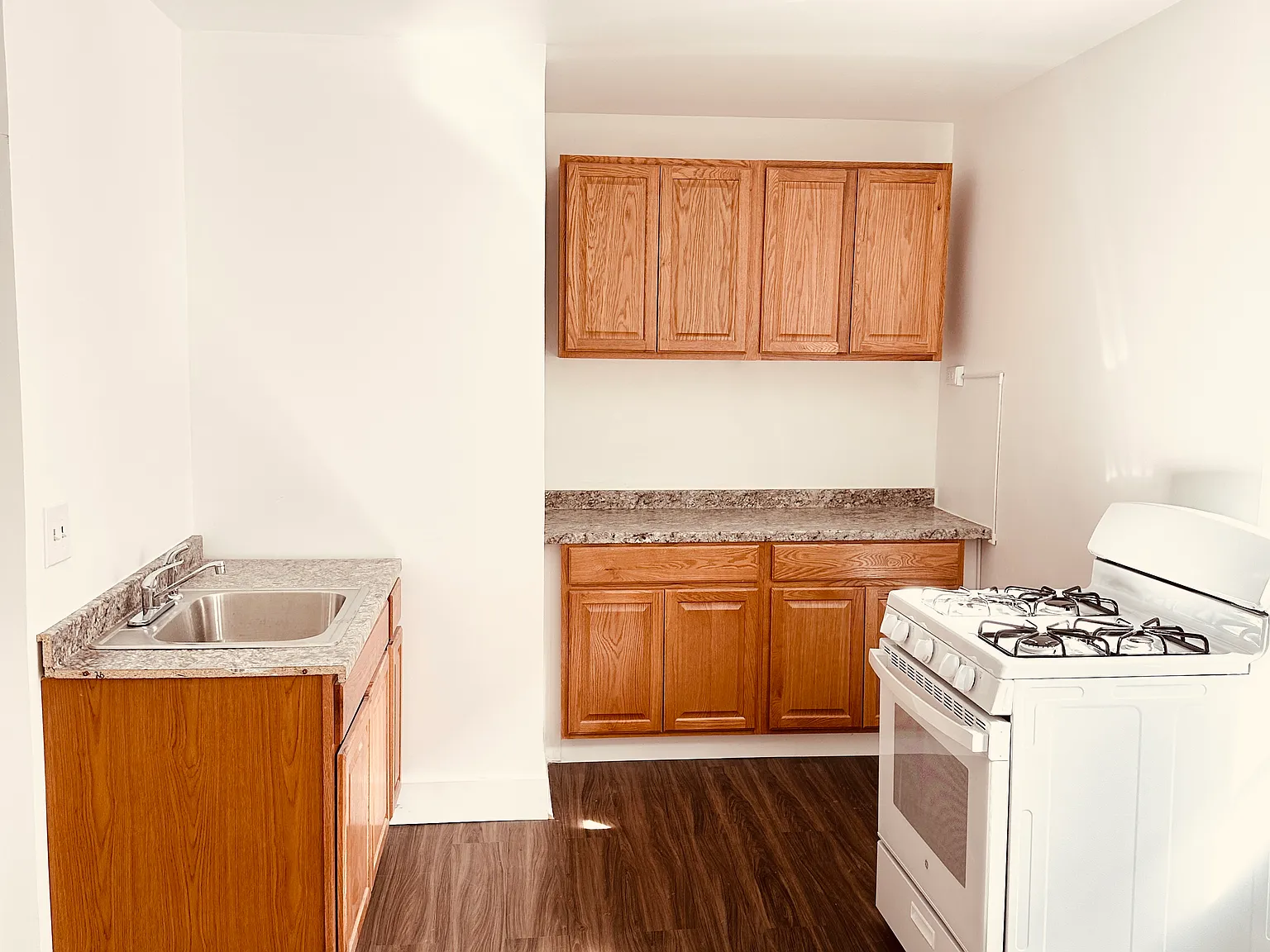 2 bed, 2000 sqft, $1,490 — Photo 3