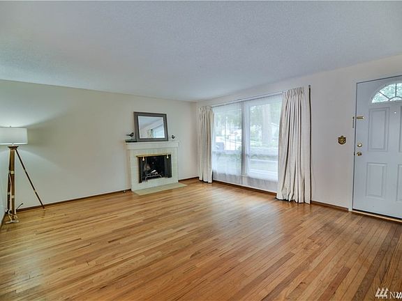 4th image of 13717 NE 74th St