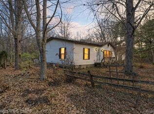 10836 Tuthill Rd, South Lyon, MI