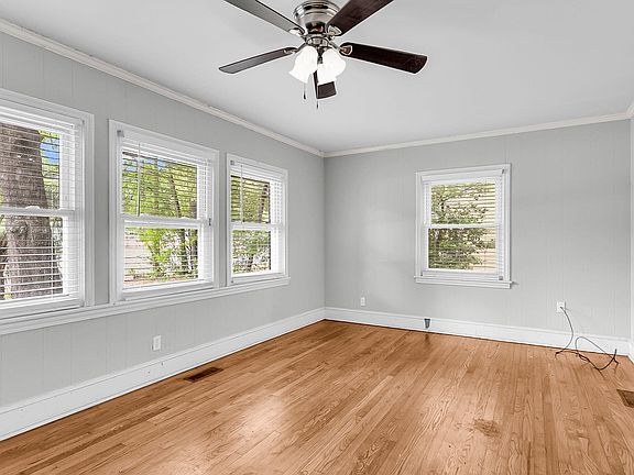 4th image of 2334 Midland Park Rd