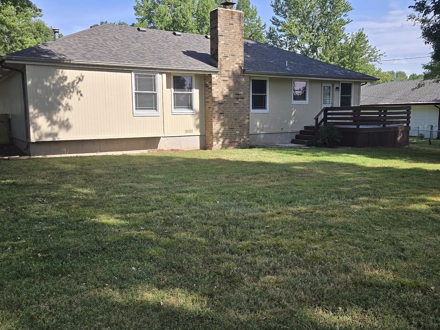 3 bed, 1320 sqft, $1,700 — Photo 2