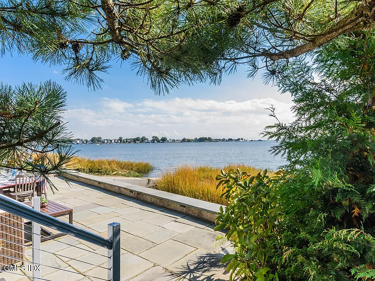 50 Shorefront Park — Photo 5