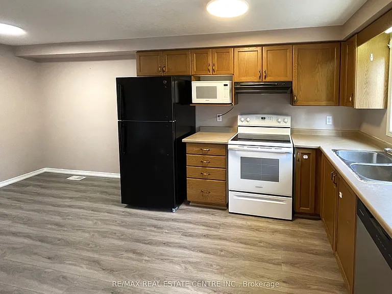 300 Activa Ave — Photo 4