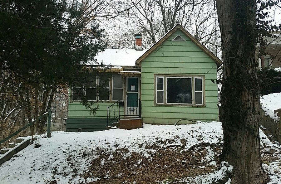 1st image of 402 W Poulin St
