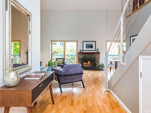 2nd image of 230 Grattan St APT 3