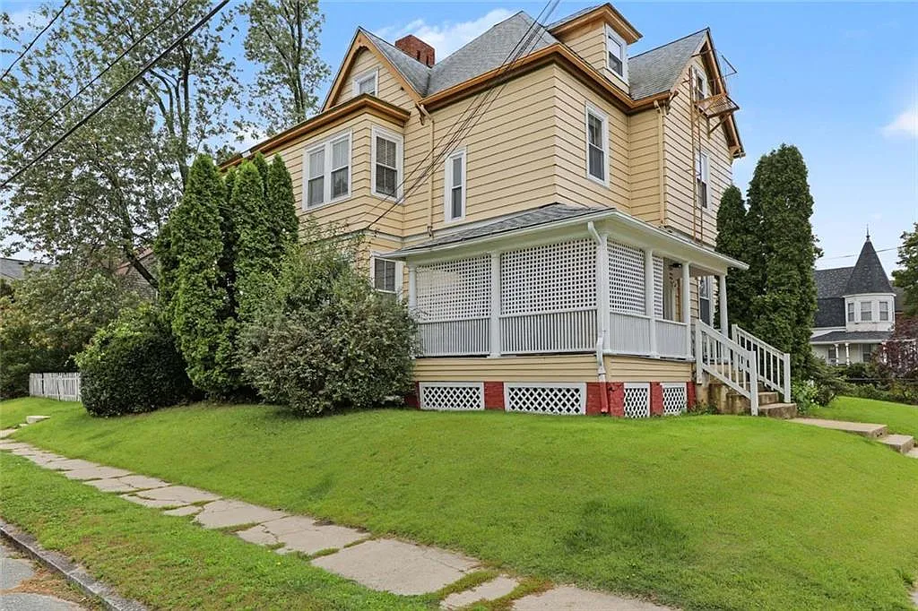 1 bed, 1.0 bath, 1200 sqft, $1,800 — Photo 3