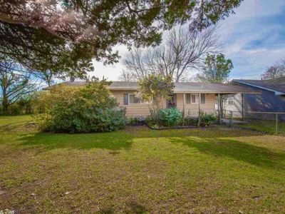 200 Ridgelea Ave, Sherwood, AR, 72120