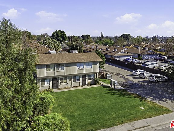 5th image of 330 Roberts Ln
