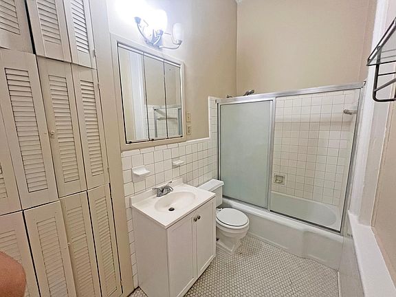 3rd image of 1531 Jackson Ave #2