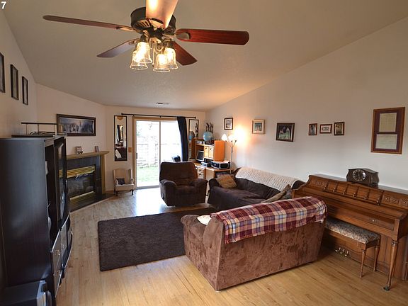3rd image of 8808 NE 137th Pl