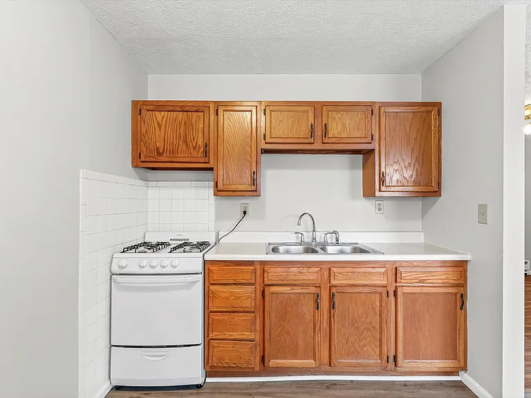 618 S McClun St — Photo 11