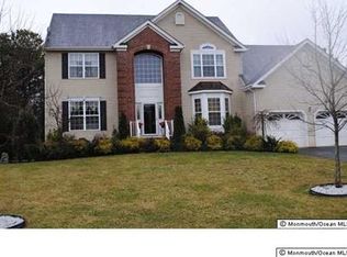 11 Angelina Ct, Monroe, NJ 08831