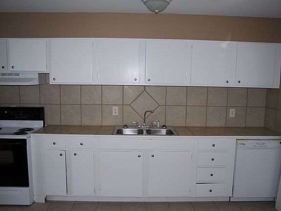 3rd image of 2615 Demaret Dr
