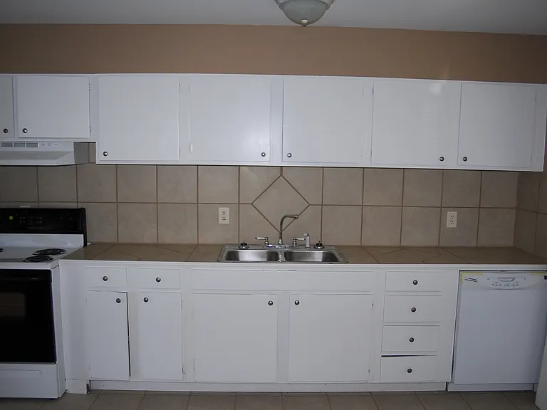 2615 Demaret Dr — Photo 5