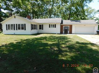 2835 SW Fairway Dr, Topeka, KS 66611