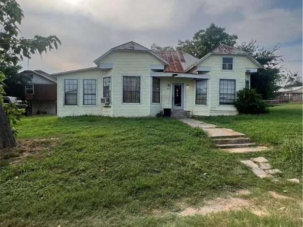 402 Morey Rd, Smiley, TX 78159