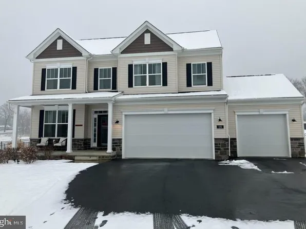 119 Sussex Dr, Falling Waters, WV 25419