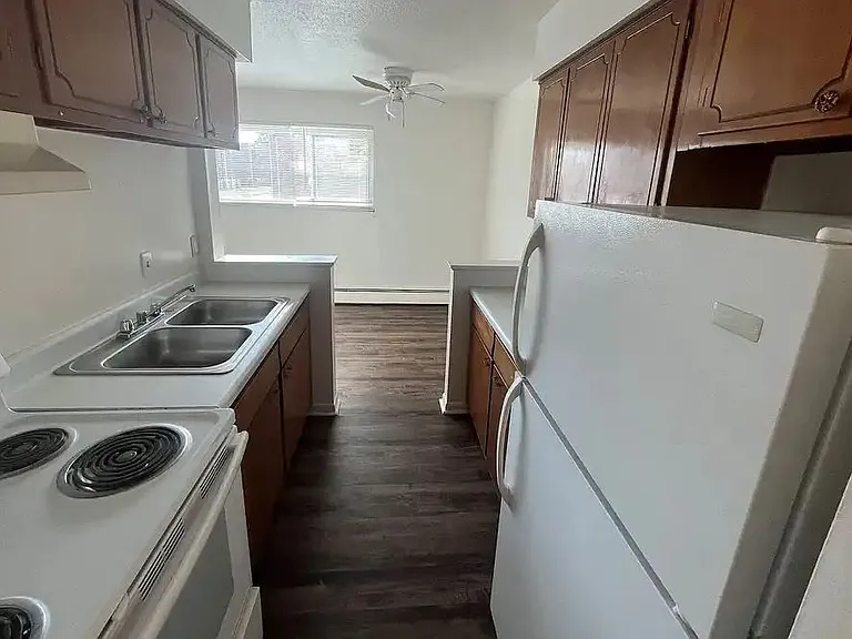 Genesis Apartments — Photo 8