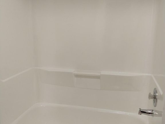 3rd image of 501 Northlake Dr