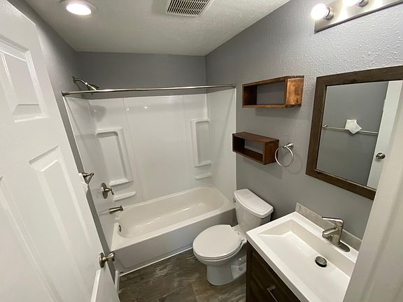 5th image of 407 Gertrude Dr #2