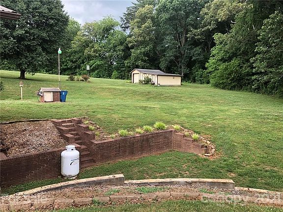 4th image of 2944 Morganton Blvd