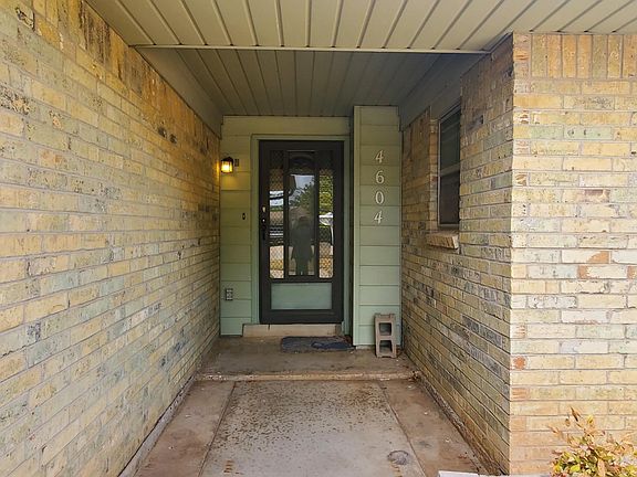 2nd image of 4604 NE Columbia Ave