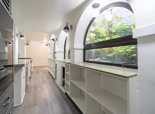 412 W 47th St #2, New York, NY 10036