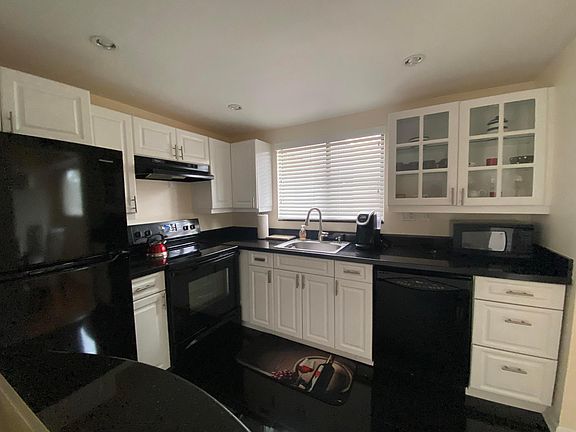 3rd image of 15126 Ashland Street #253