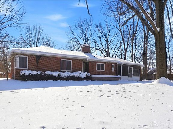 3rd image of 96 Winnet Dr