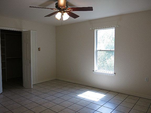 5th image of 203 Caddell Ln