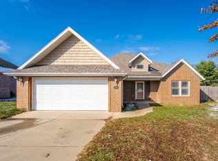 195 N Sparrow Ln, Willard, MO 65781