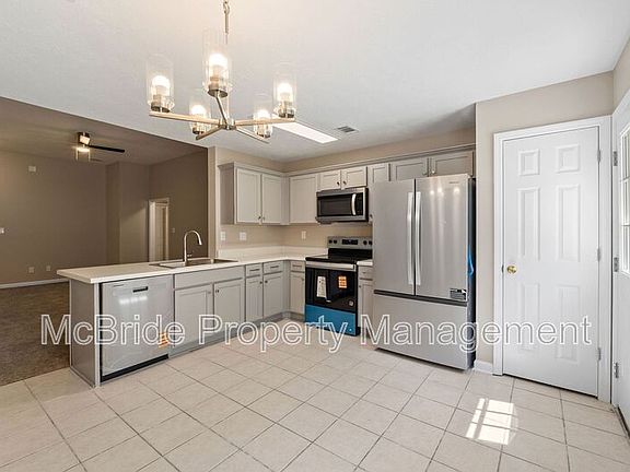 4th image of 2908 Carey Ct