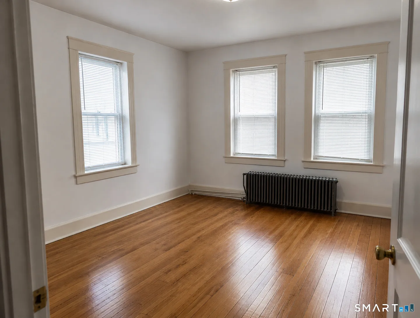 4 bed, 1.0 bath, 2400 sqft, $1,550 — Photo 4