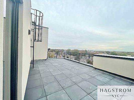 5th image of 3321 Glenwood Rd #8B