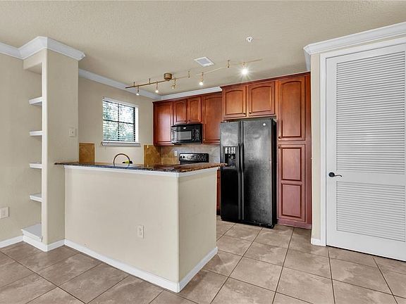 3rd image of 903 Charo Pkwy Unit 823