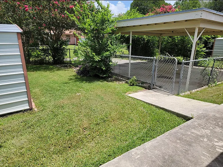 2447 Hiawatha St — Photo 16