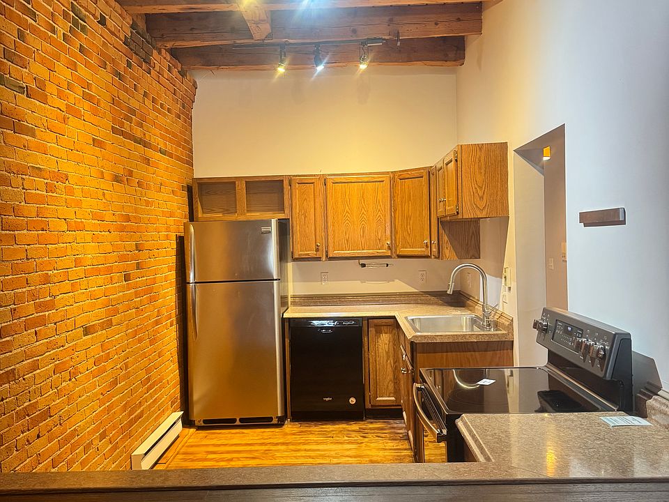 1st image of 24 Market Sq #3