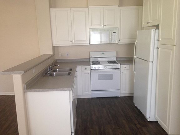 5th image of 12373 Creekview Dr Unit 105