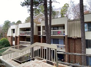 500 Umstead Dr APT A201, Chapel Hill, NC 27516