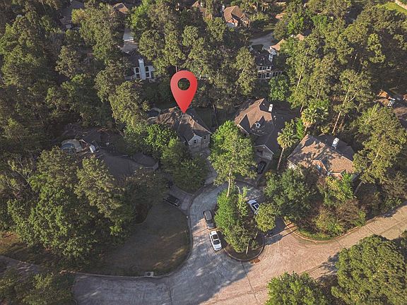 3rd image of 166 N Hawthorne Hollow Cir